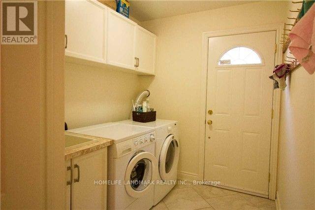 235 River Oaks Boulevard W, Oakville, Ontario  L6H 3V2 - Photo 10 - W12659690