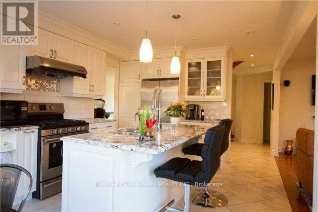 235 River Oaks Boulevard W, Oakville, Ontario  L6H 3V2 - Photo 7 - W12659690