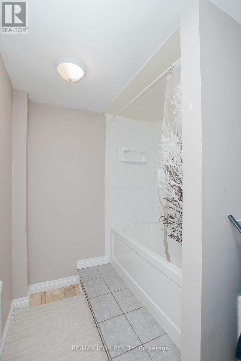 8332 Mundare Crescent, Niagara Falls, Ontario  L2G 7M5 - Photo 32 - X12659720