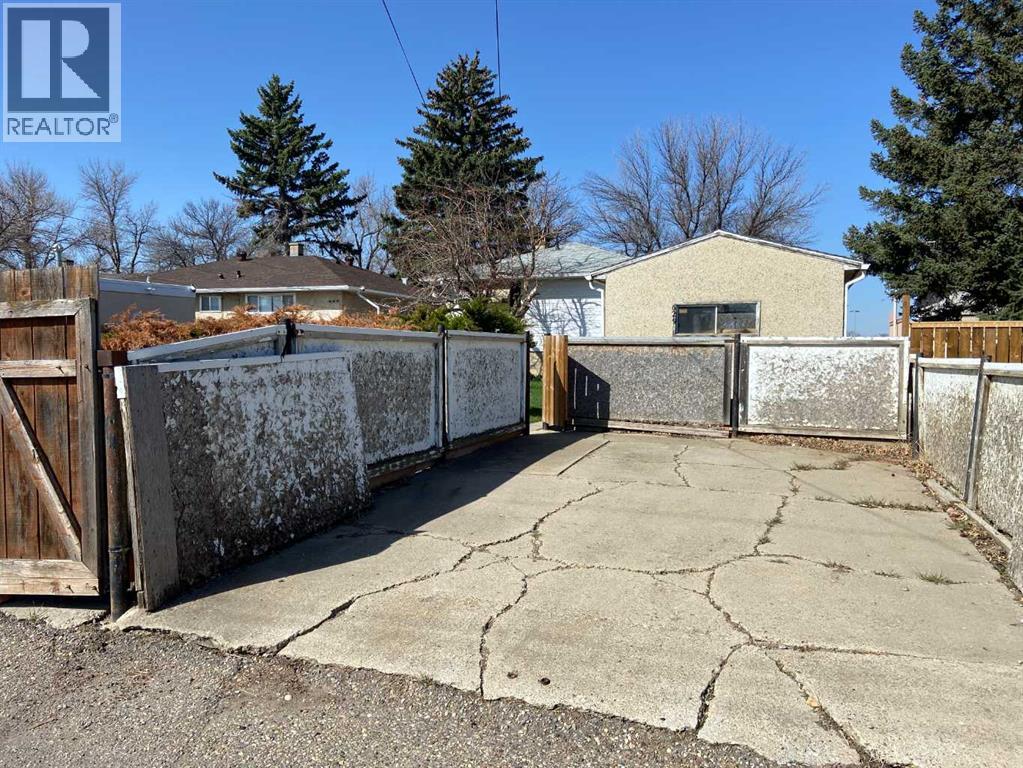 629 Stafford Drive N, Lethbridge, Alberta  T1H 2B3 - Photo 4 - A2269414