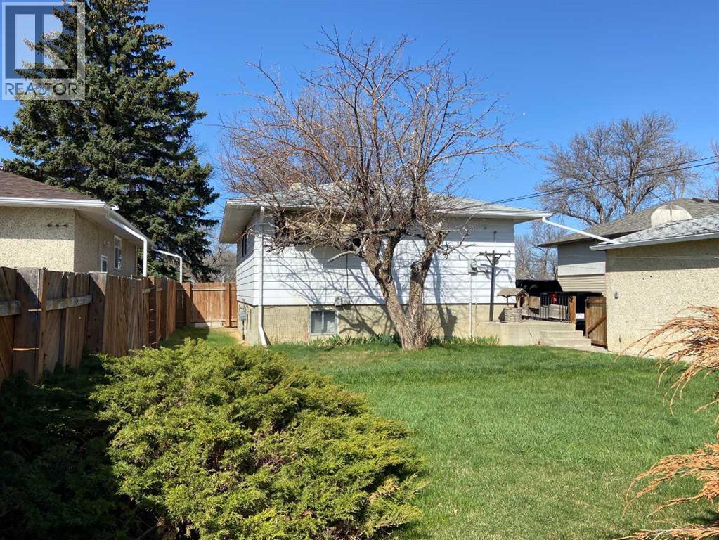 629 Stafford Drive N, Lethbridge, Alberta  T1H 2B3 - Photo 3 - A2269414