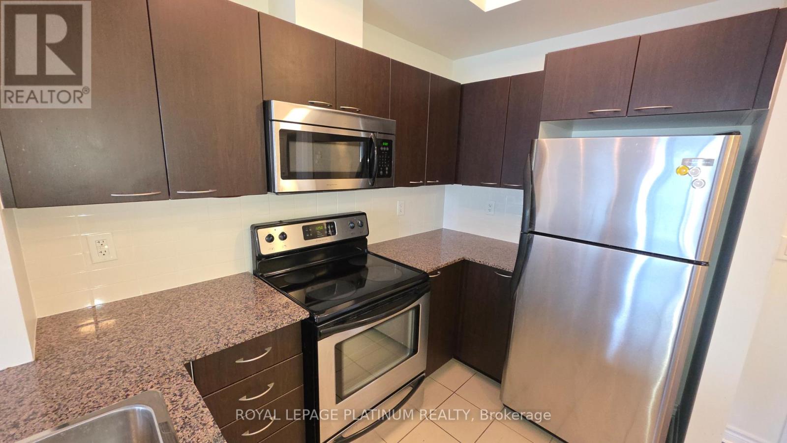 411 - 385 Prince Of Wales Drive, Mississauga, Ontario  L5B 0C6 - Photo 5 - W12652156