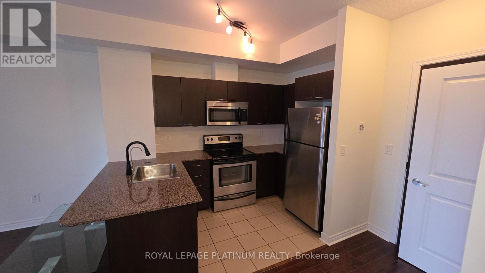 411 - 385 Prince Of Wales Drive, Mississauga, Ontario  L5B 0C6 - Photo 6 - W12652156