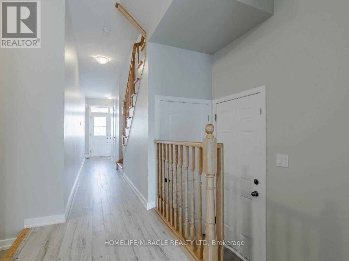 Upper - 414 Queen Mary Drive, Brampton, Ontario  L7A 0A9 - Photo 6 - W12659722