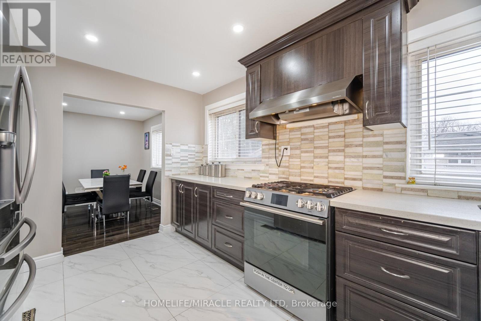 345 Silverstone Drive, Toronto, Ontario  M9V 3J8 - Photo 18 - W12659726