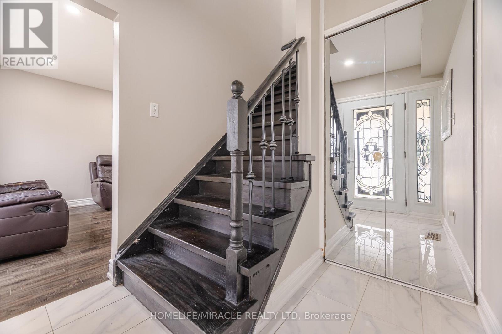 345 Silverstone Drive, Toronto, Ontario  M9V 3J8 - Photo 23 - W12659726