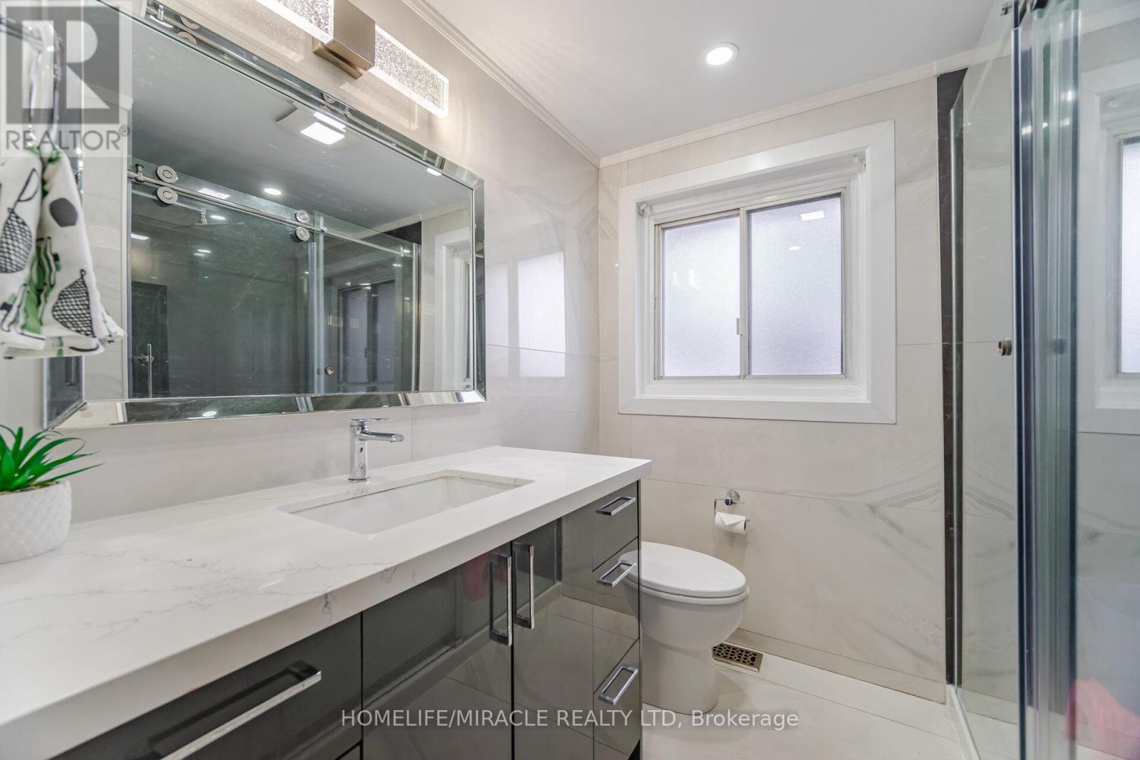 345 Silverstone Drive, Toronto, Ontario  M9V 3J8 - Photo 35 - W12659726