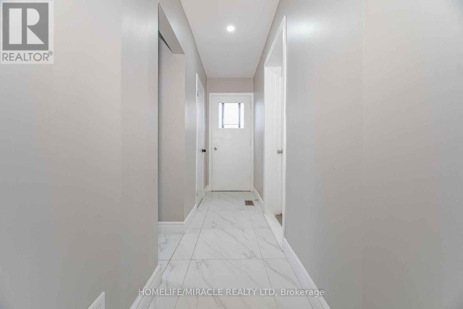 345 Silverstone Drive, Toronto, Ontario  M9V 3J8 - Photo 37 - W12659726