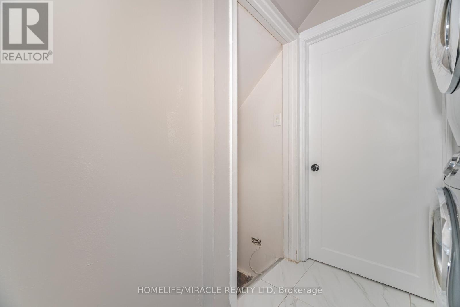 345 Silverstone Drive, Toronto, Ontario  M9V 3J8 - Photo 38 - W12659726