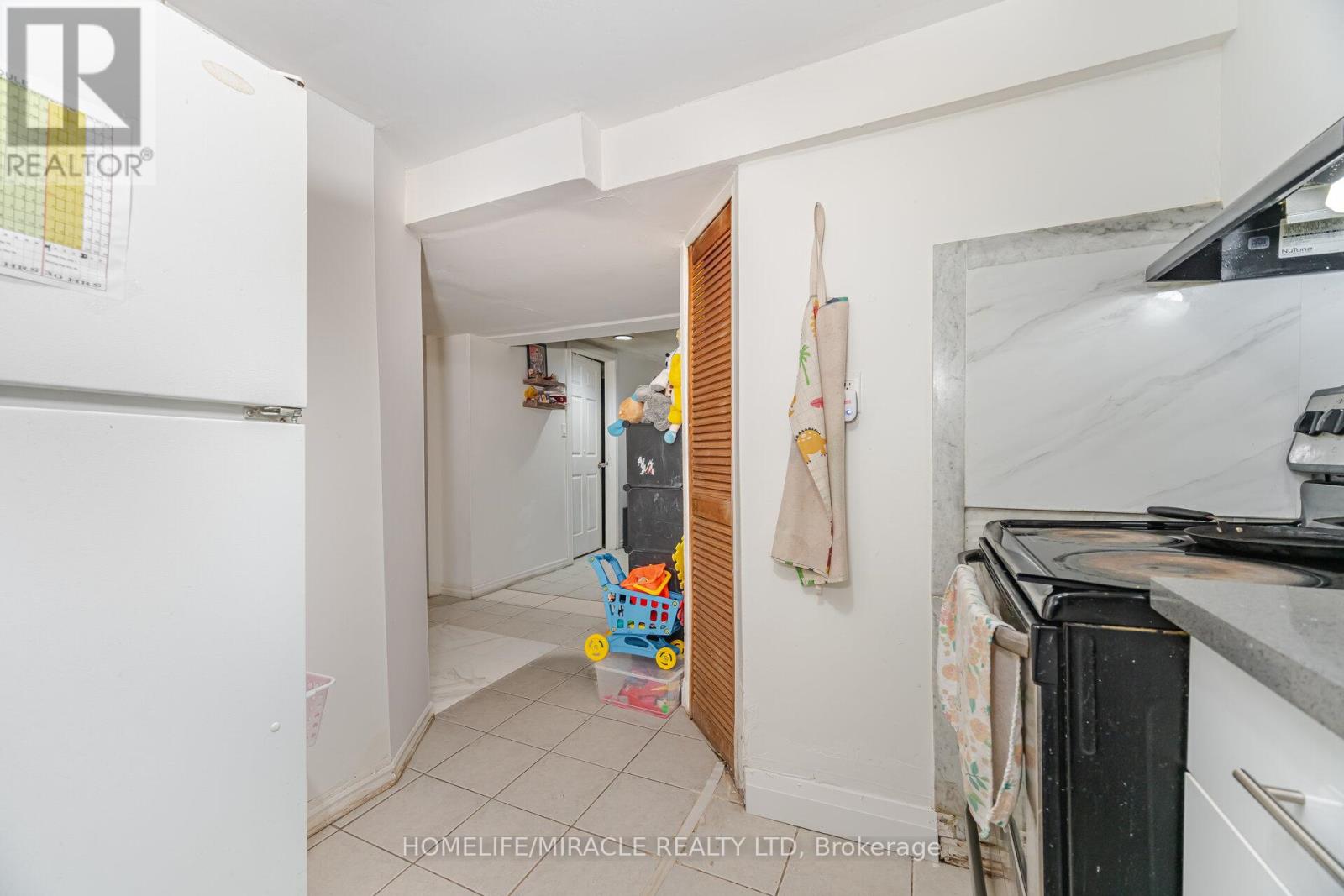 345 Silverstone Drive, Toronto, Ontario  M9V 3J8 - Photo 44 - W12659726