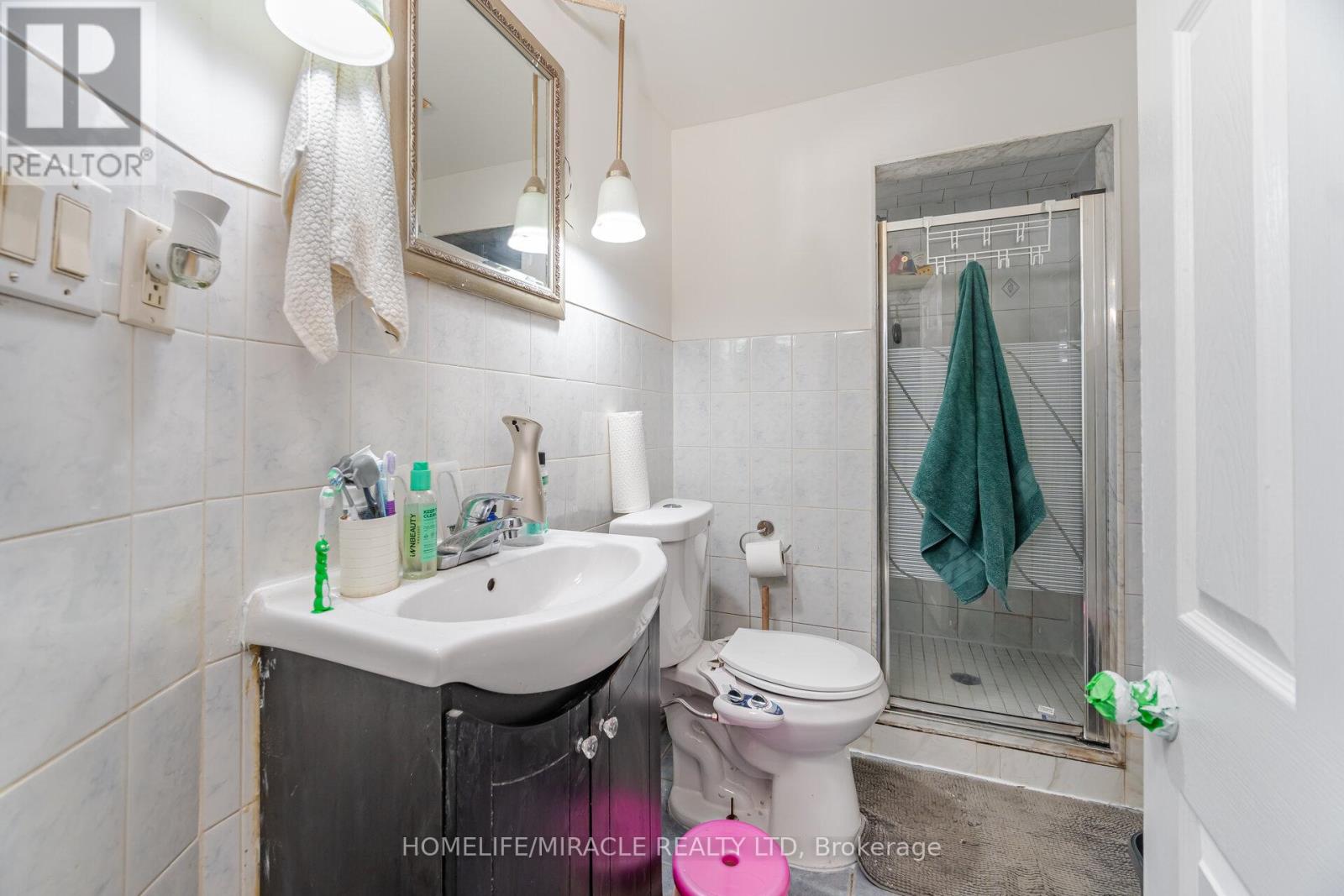 345 Silverstone Drive, Toronto, Ontario  M9V 3J8 - Photo 46 - W12659726