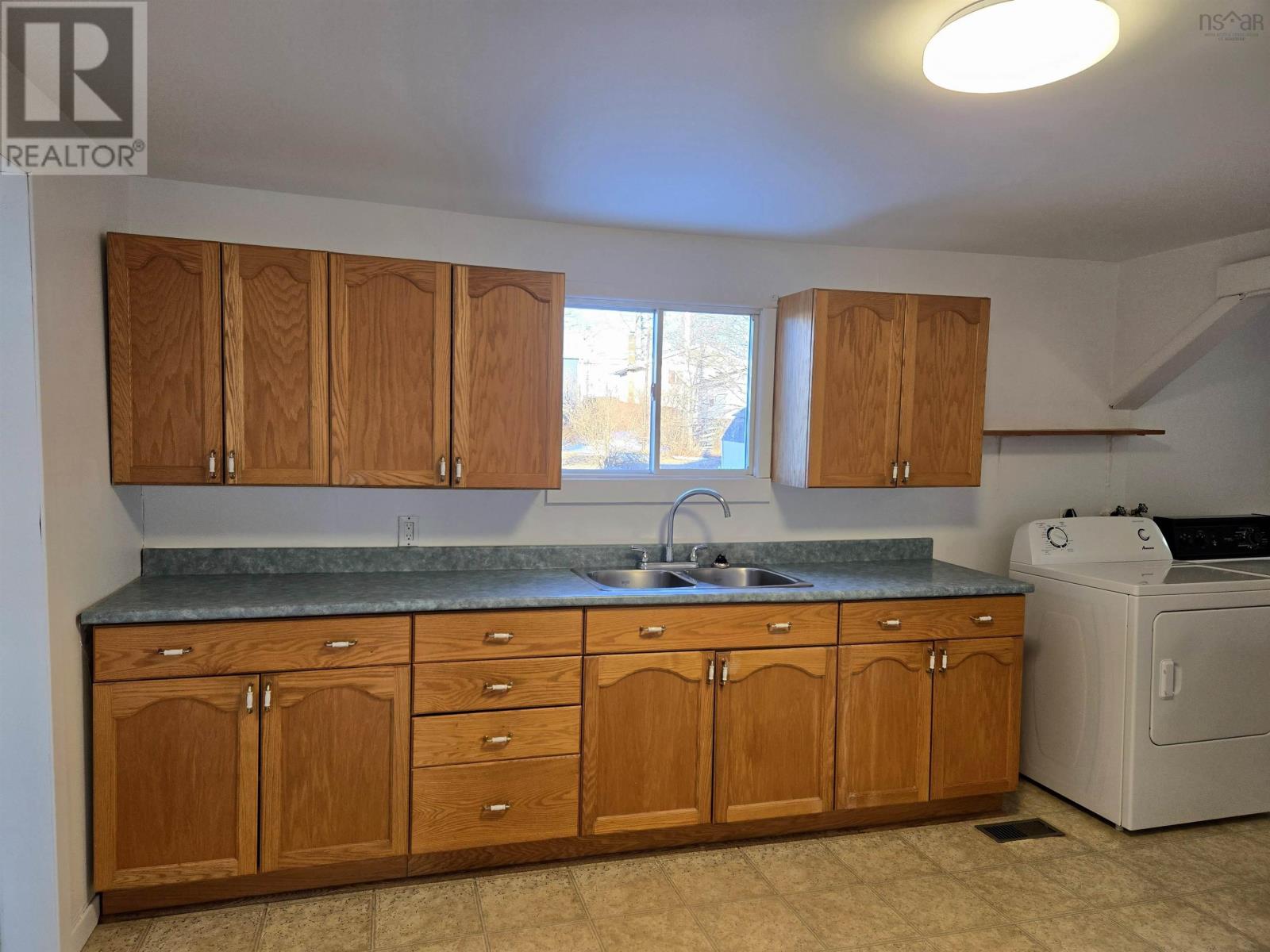 648 Queen Street, Port Hawkesbury, Nova Scotia  B9A 2W5 - Photo 10 - 202600082