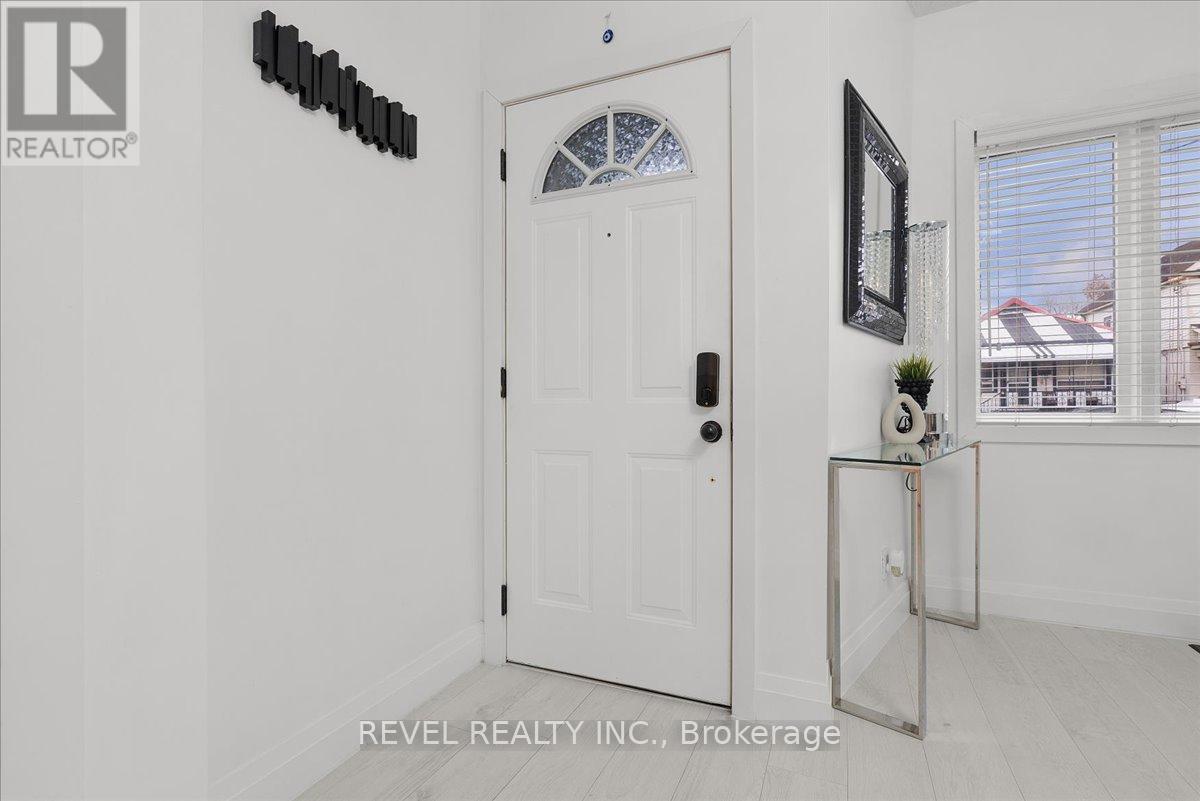 39 Division Street, Hamilton, Ontario  L8H 4Z7 - Photo 4 - X12659702