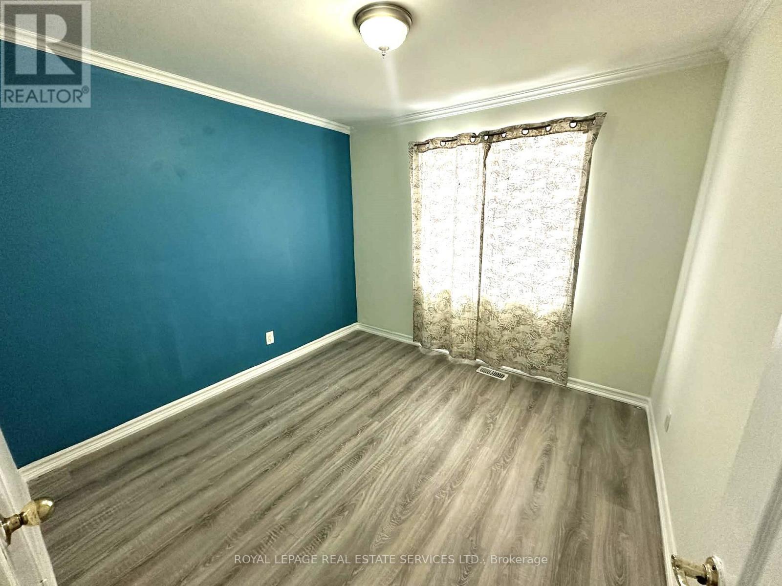 7 Kingsmere Crescent, Brampton, Ontario  L6X 1Z3 - Photo 6 - W12527198