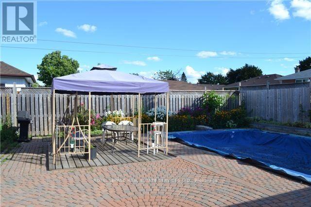 7 Kingsmere Crescent, Brampton, Ontario  L6X 1Z3 - Photo 10 - W12527198