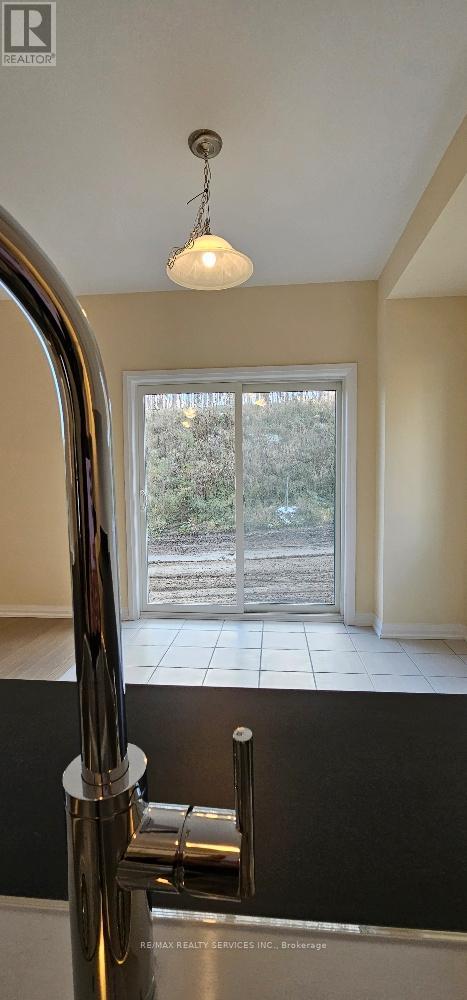 11 Revol Road, Penetanguishene, Ontario  L9M 0W8 - Photo 18 - S12654886