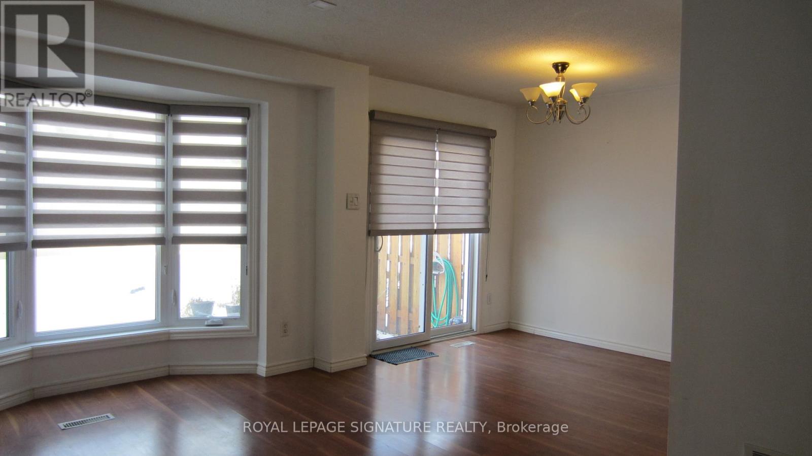 15 - 1039 Cedarglen Gate, Mississauga, Ontario  L5C 3A7 - Photo 3 - W12659756