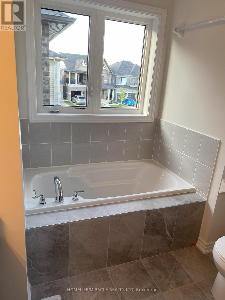 48 Prudhoe Terrace, Barrie, Ontario  L9J 0W2 - Photo 18 - S12659798