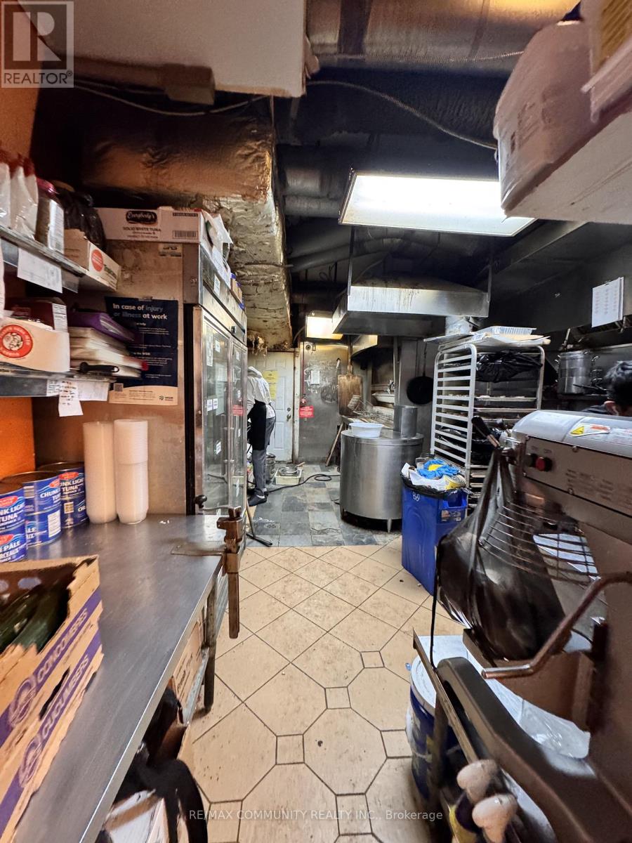 3035 Bathurst Street, Toronto, Ontario  M6B 3B5 - Photo 7 - C12629338