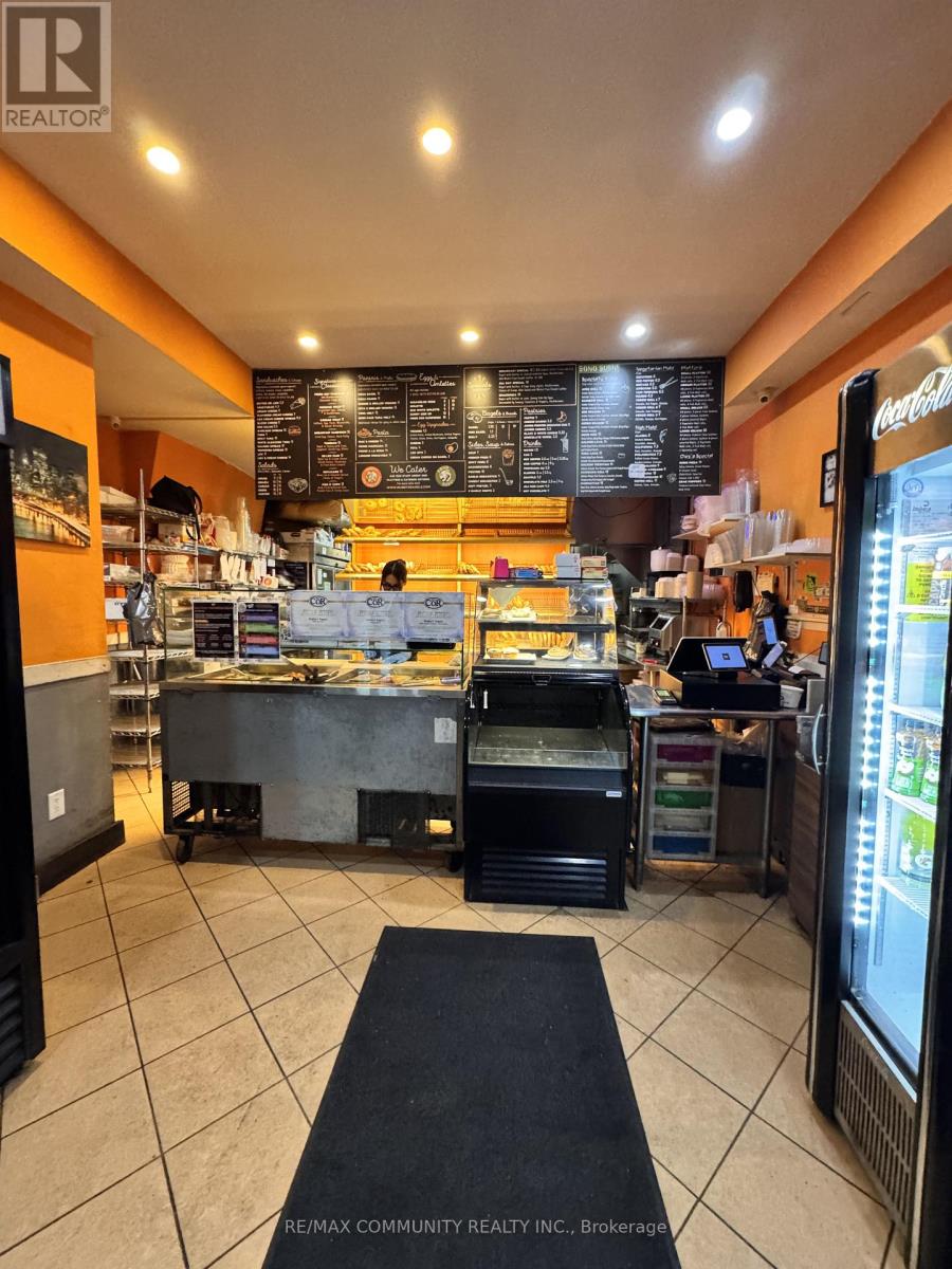 3035 Bathurst Street, Toronto, Ontario  M6B 3B5 - Photo 4 - C12629338