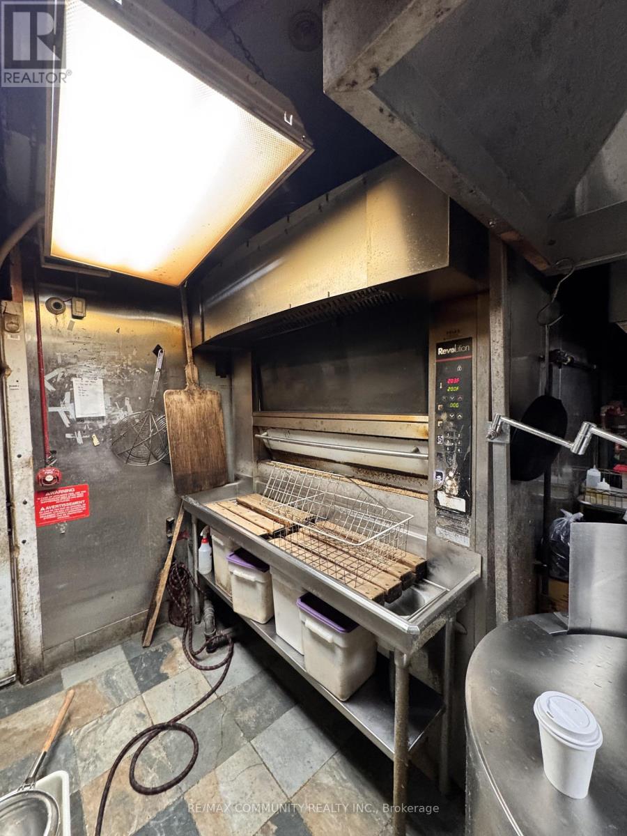 3035 Bathurst Street, Toronto, Ontario  M6B 3B5 - Photo 9 - C12629338