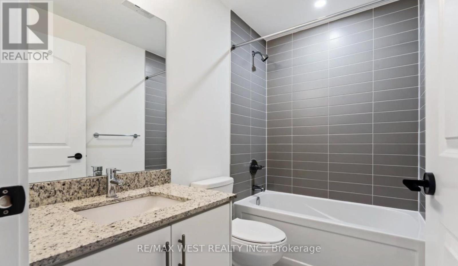 411 - 335 Wheat Boom Drive, Oakville, Ontario  L6H 7C2 - Photo 4 - W12659766