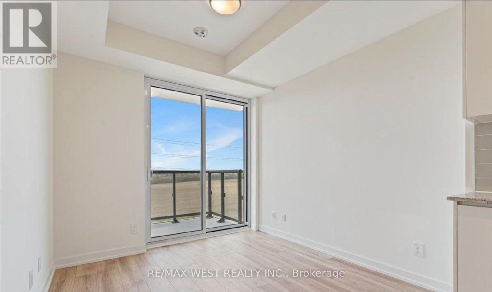 411 - 335 Wheat Boom Drive, Oakville, Ontario  L6H 7C2 - Photo 5 - W12659766