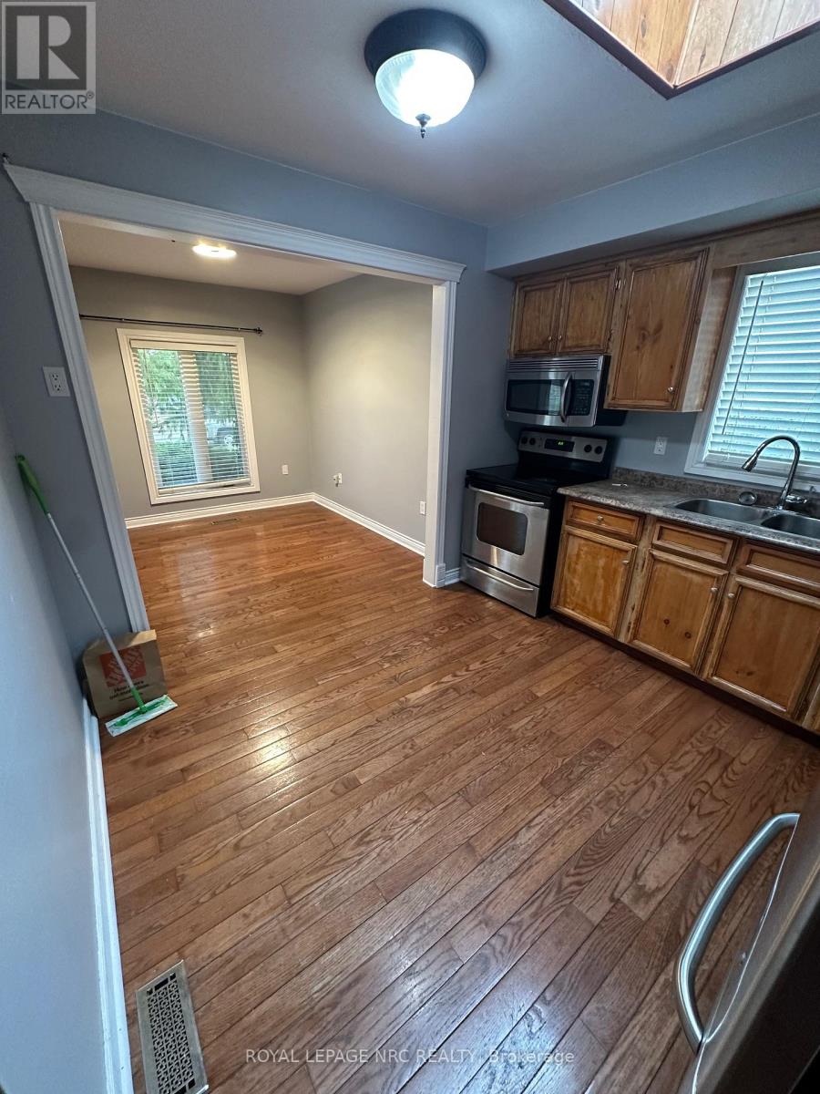 19 Cambria Drive, St. Catharines, Ontario  L2N 6K5 - Photo 3 - X12649070