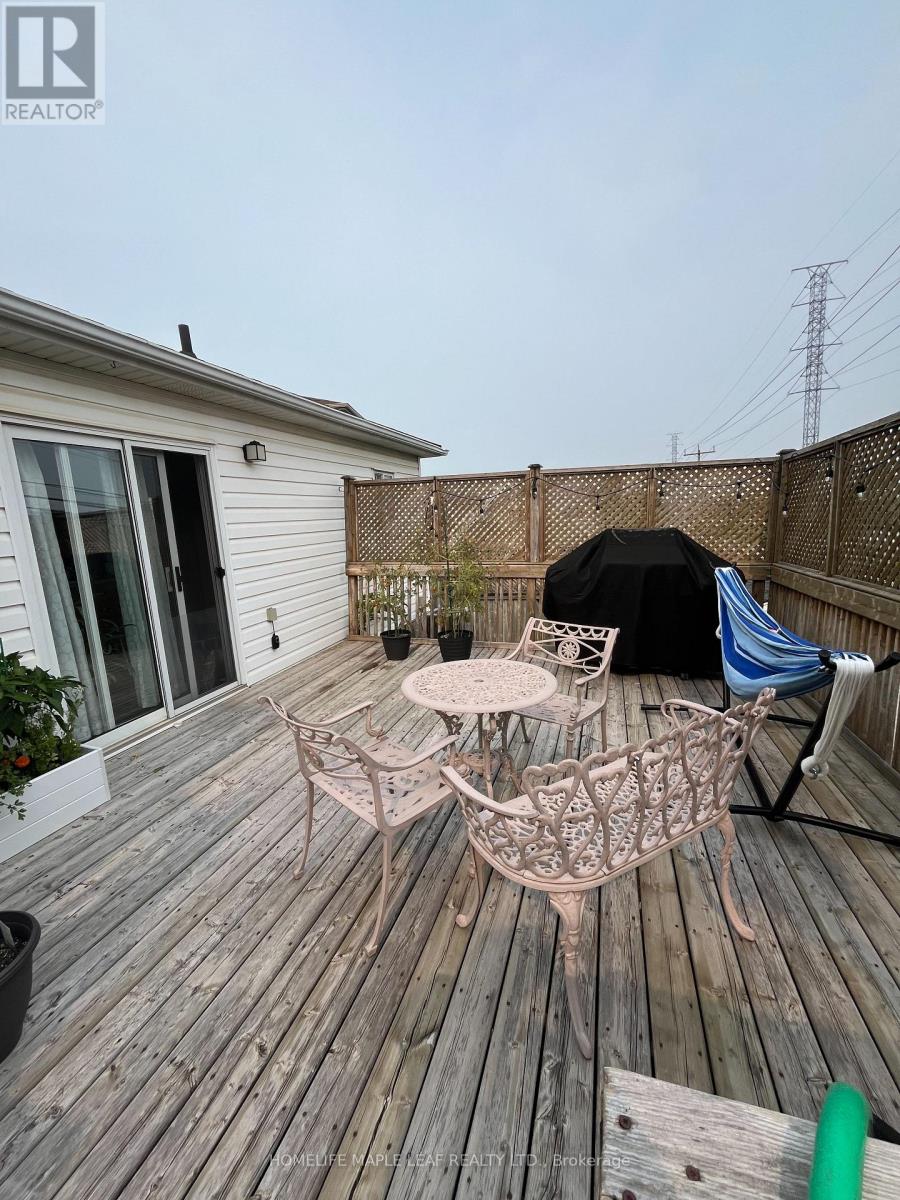 Side Un - 14 Old Orchard Glen, Woodstock, Ontario  N4V 1G2 - Photo 17 - X12659788