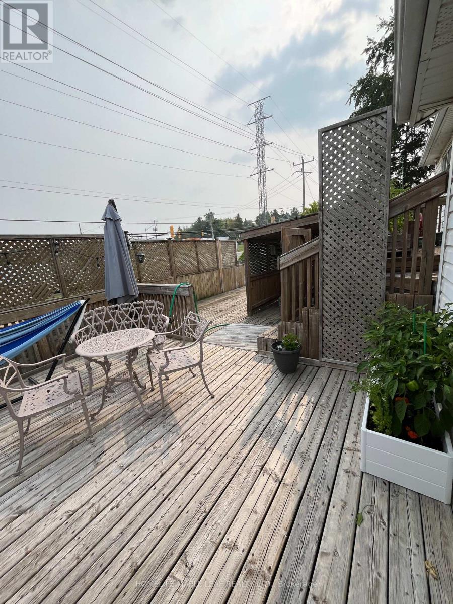 Side Un - 14 Old Orchard Glen, Woodstock, Ontario  N4V 1G2 - Photo 18 - X12659788