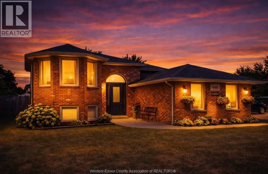 MLS# 25031604: 440 BRIAR RIDGE, Amherstburg, Canada