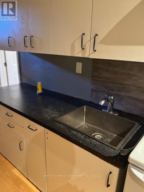 Bsmt - 953 Sonoma Court, Mississauga, Ontario  L5V 2P4 - Photo 14 - W12659804