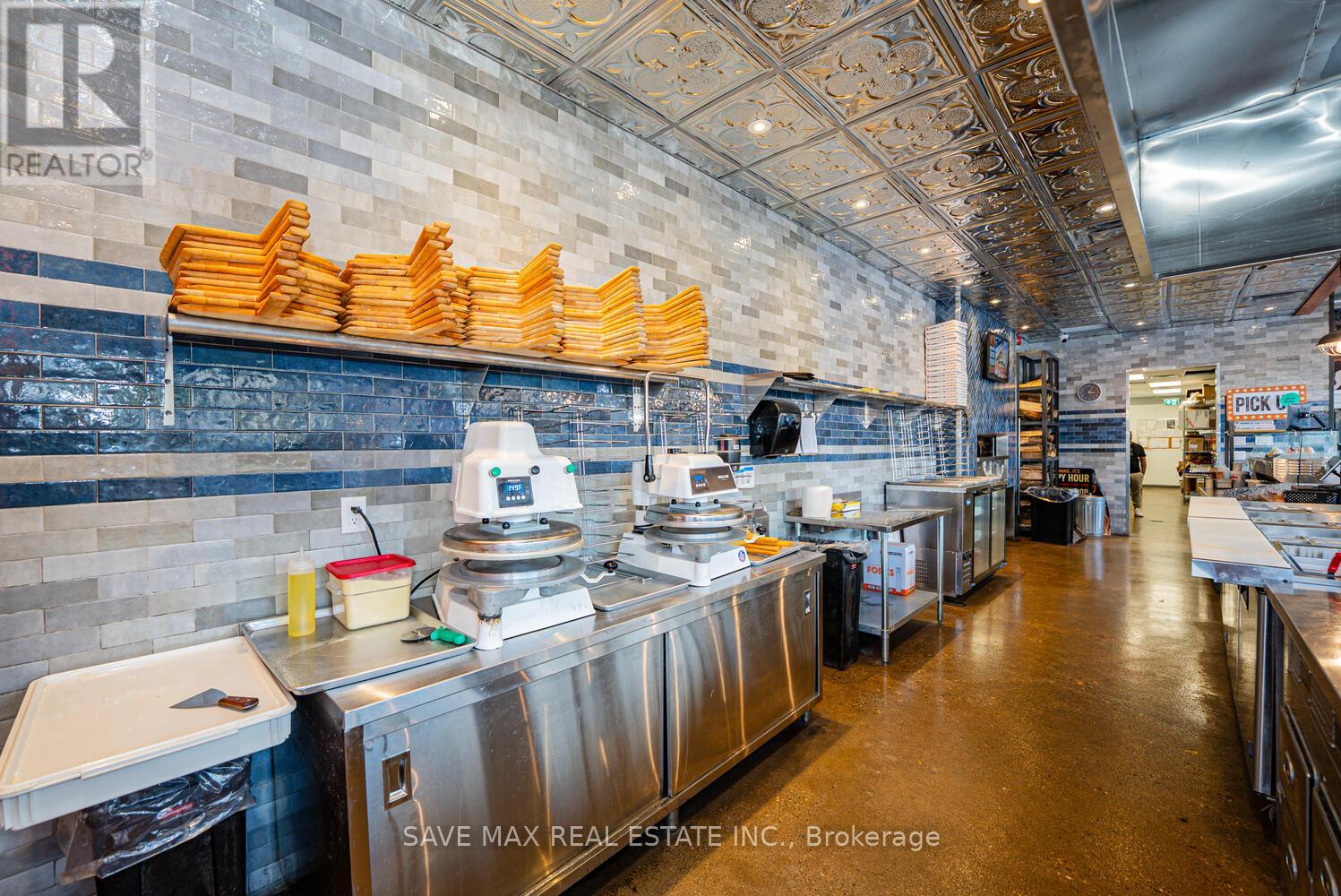 230 Lakeshore Road E, Mississauga, Ontario  L5G 1G7 - Photo 17 - W12659818