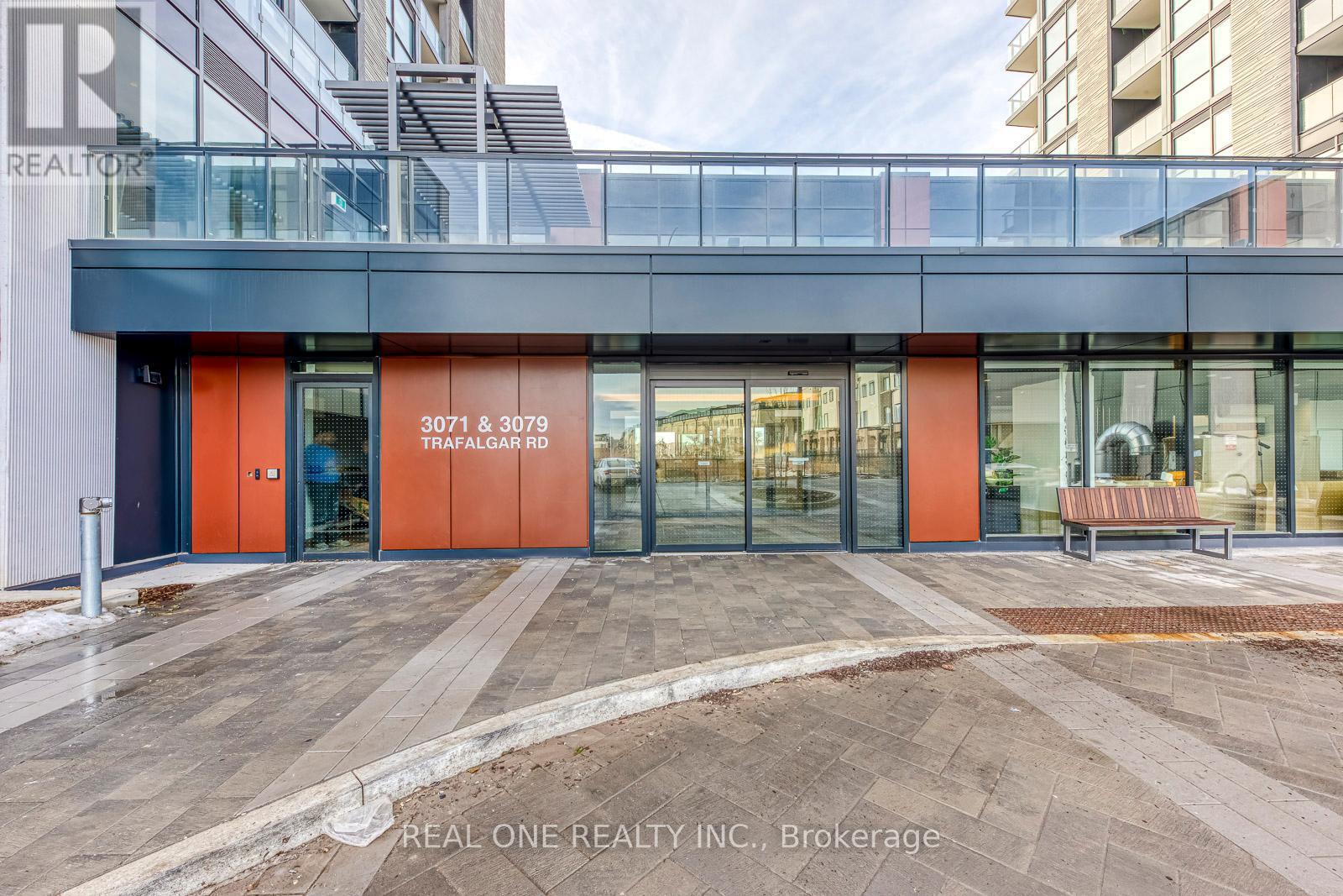 1206 - 3071 Trafalgar Road, Oakville, Ontario  L6H 8C6 - Photo 4 - W12659820