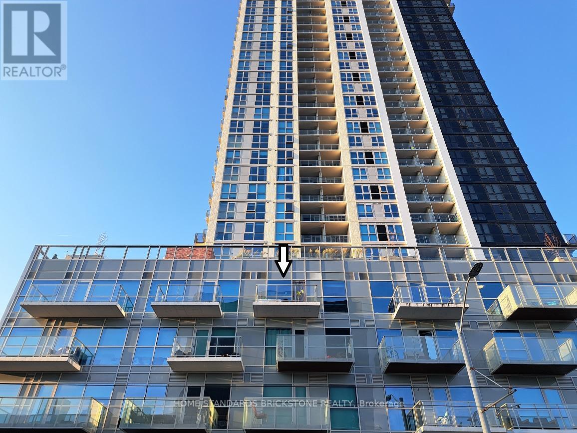 405 - 60 Frederick Street, Kitchener, Ontario  N2H 0C7 - Photo 2 - X12659810