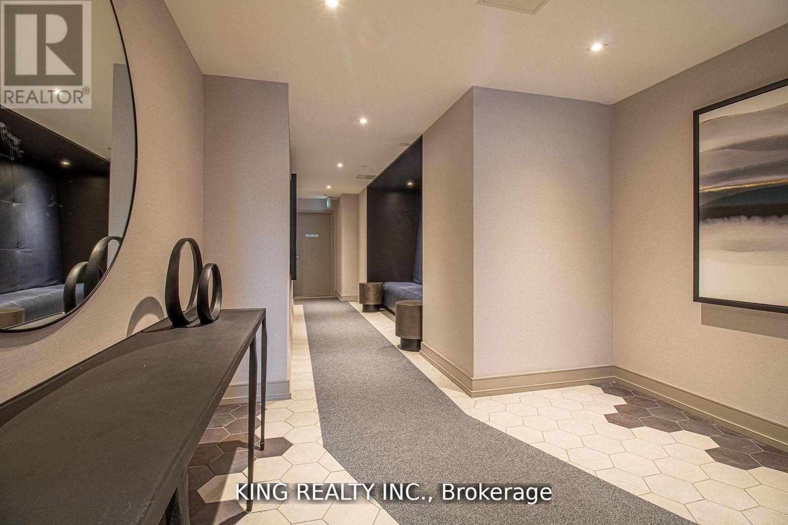 402 - 1 Cardiff Road, Toronto, Ontario  M4P 0G2 - Photo 3 - C12659852