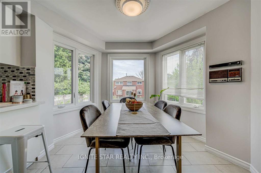 3203 Dovetail Mews, Mississauga, Ontario  L5L 5K4 - Photo 11 - W12659846