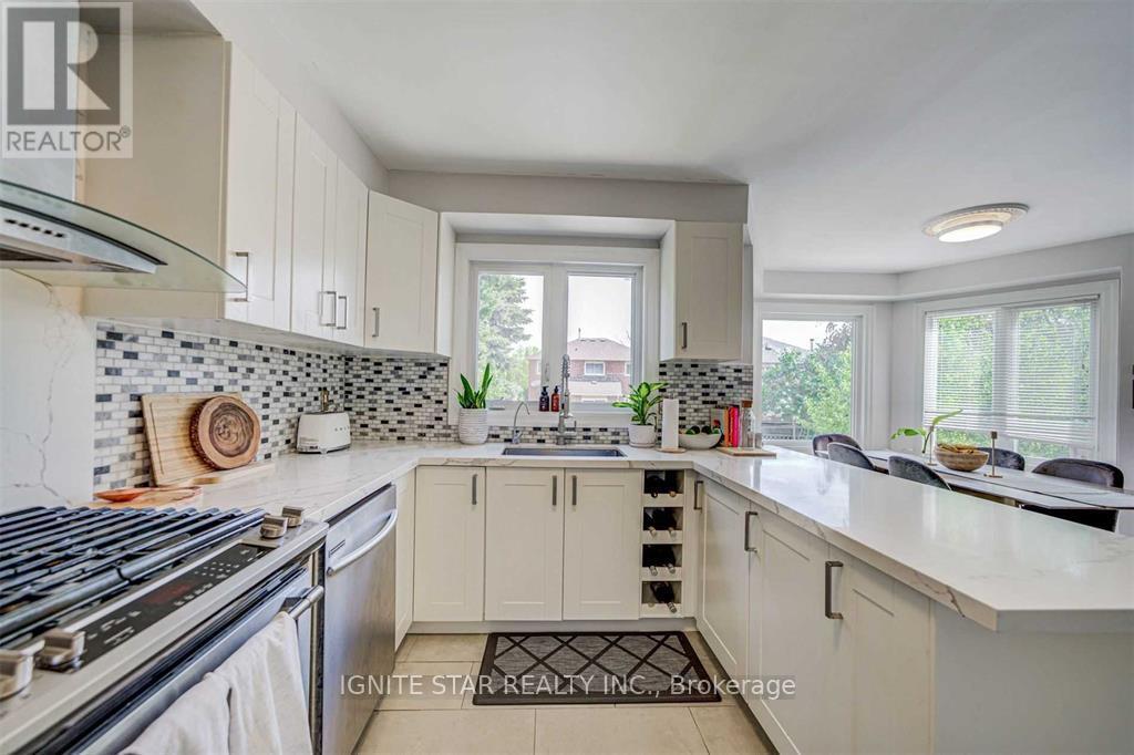 3203 Dovetail Mews, Mississauga, Ontario  L5L 5K4 - Photo 15 - W12659846