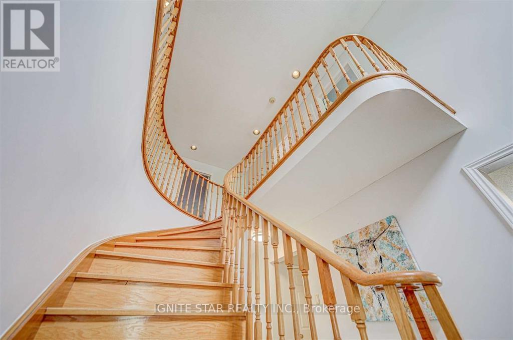 3203 Dovetail Mews, Mississauga, Ontario  L5L 5K4 - Photo 25 - W12659846