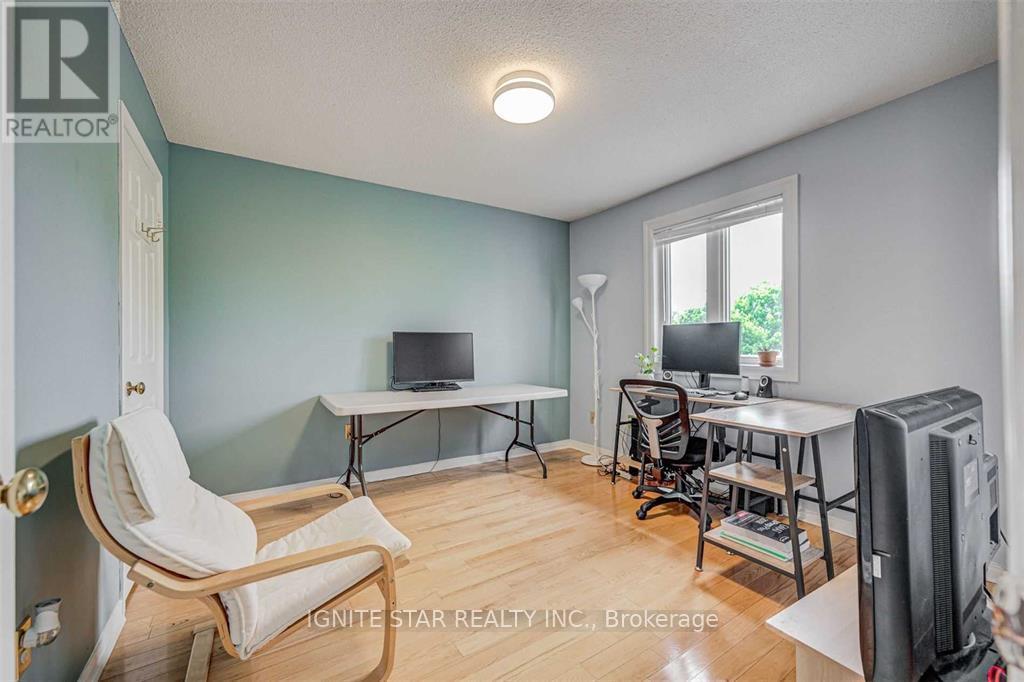 3203 Dovetail Mews, Mississauga, Ontario  L5L 5K4 - Photo 29 - W12659846