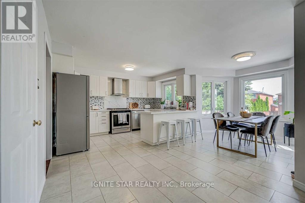 3203 Dovetail Mews, Mississauga, Ontario  L5L 5K4 - Photo 9 - W12659846