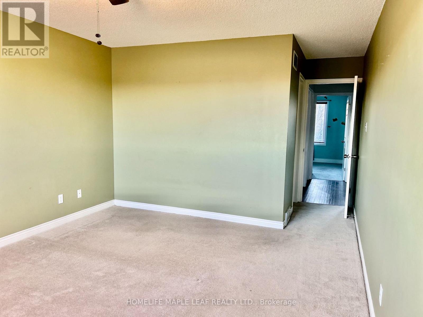 Upper - 14 Old Orchard Glen, Woodstock, Ontario  N4V 1G2 - Photo 19 - X12659840