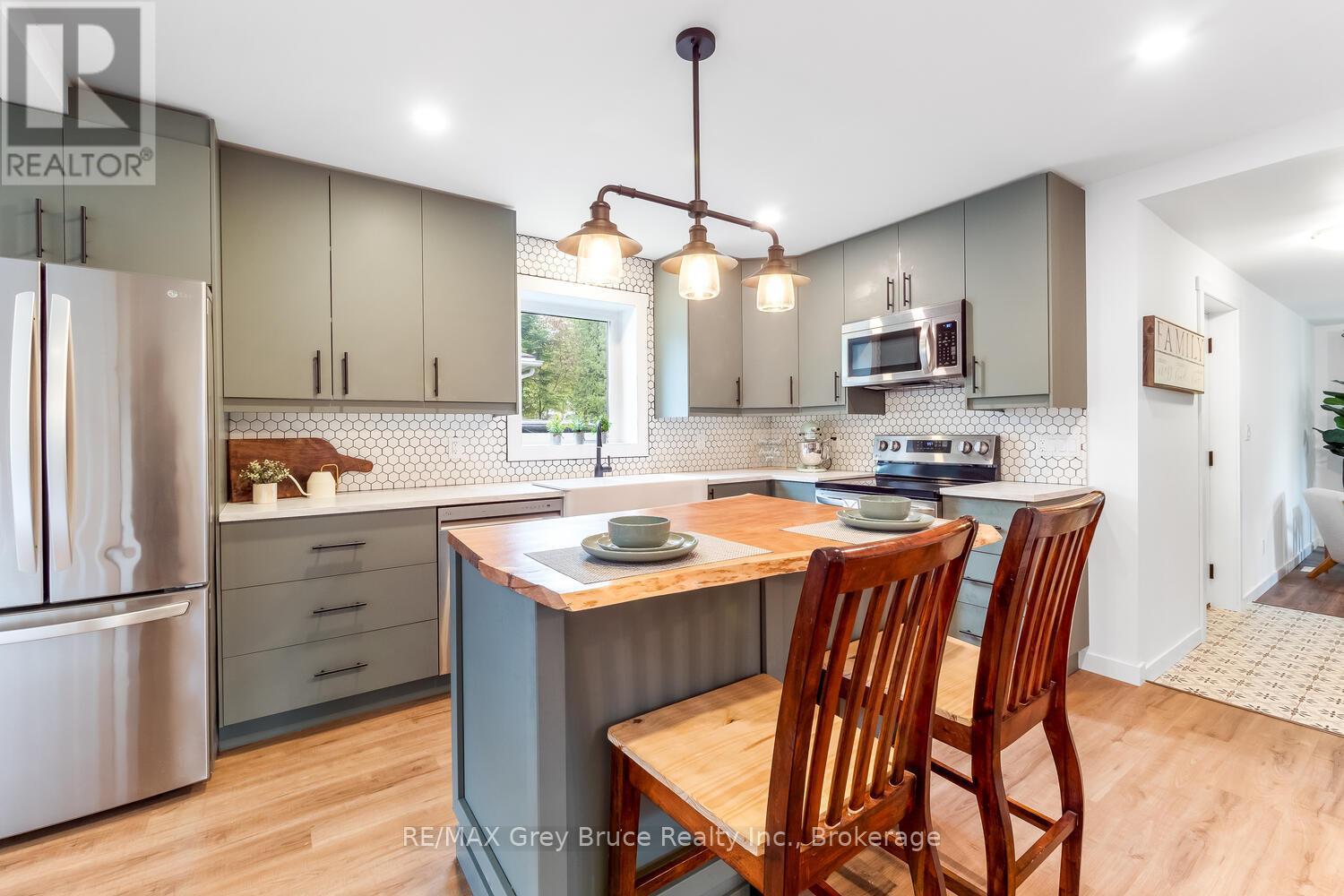 502 Gould Street, South Bruce Peninsula, Ontario  N0H 2T0 - Photo 10 - X12659862