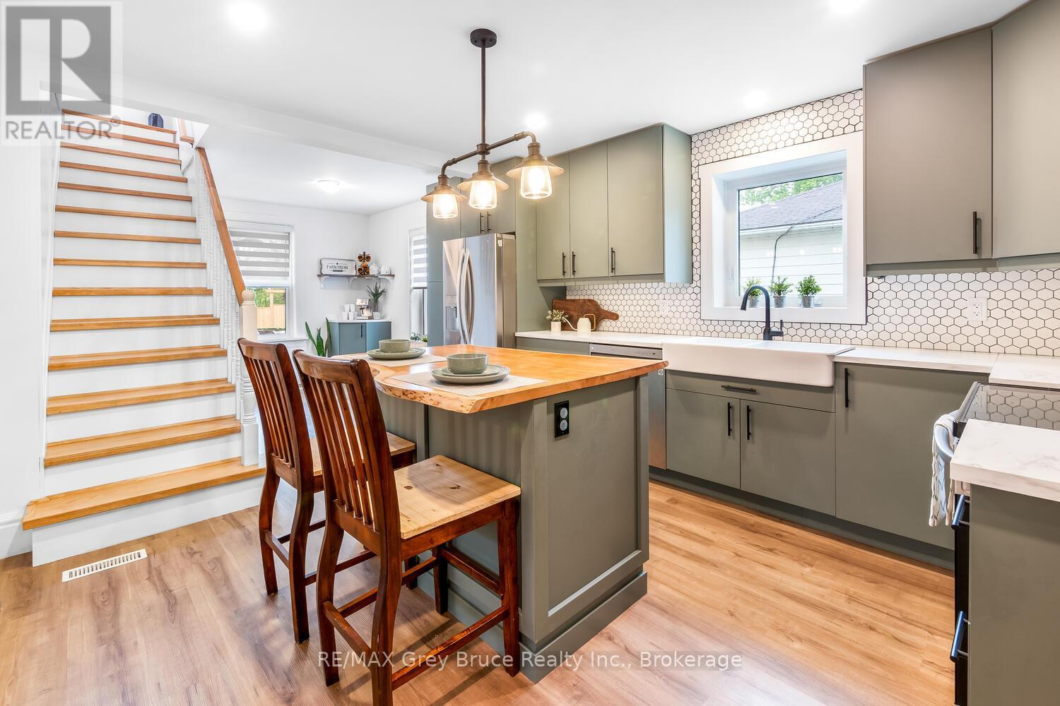 502 Gould Street, South Bruce Peninsula, Ontario  N0H 2T0 - Photo 11 - X12659862