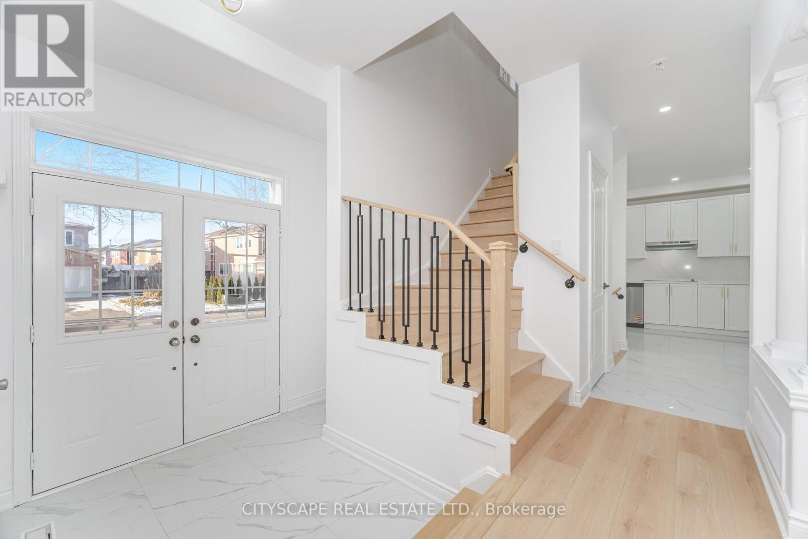 5843 Prairie Circle, Mississauga, Ontario  L5N 6B4 - Photo 19 - W12659858