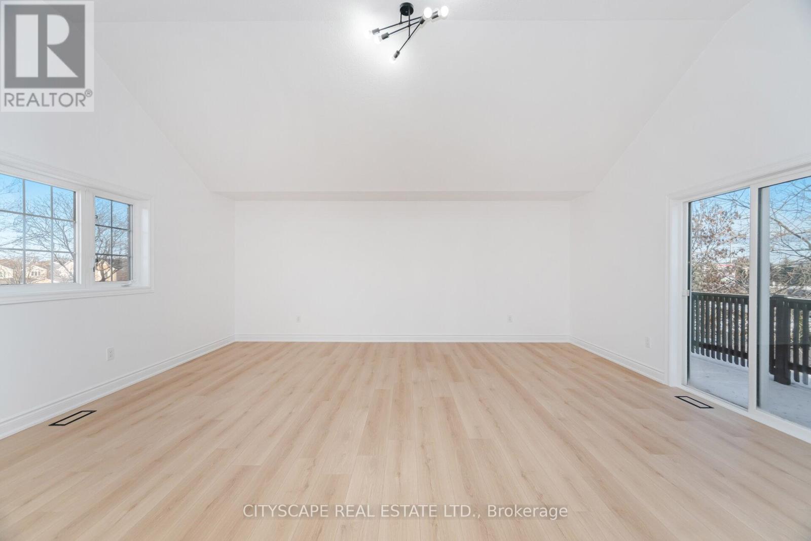 5843 Prairie Circle, Mississauga, Ontario  L5N 6B4 - Photo 26 - W12659858