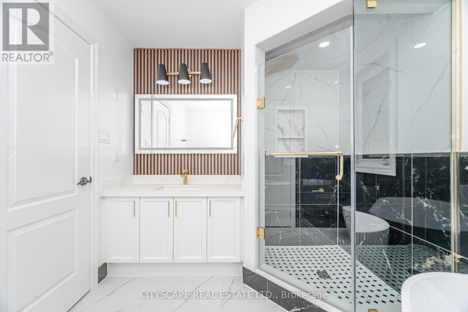 5843 Prairie Circle, Mississauga, Ontario  L5N 6B4 - Photo 31 - W12659858