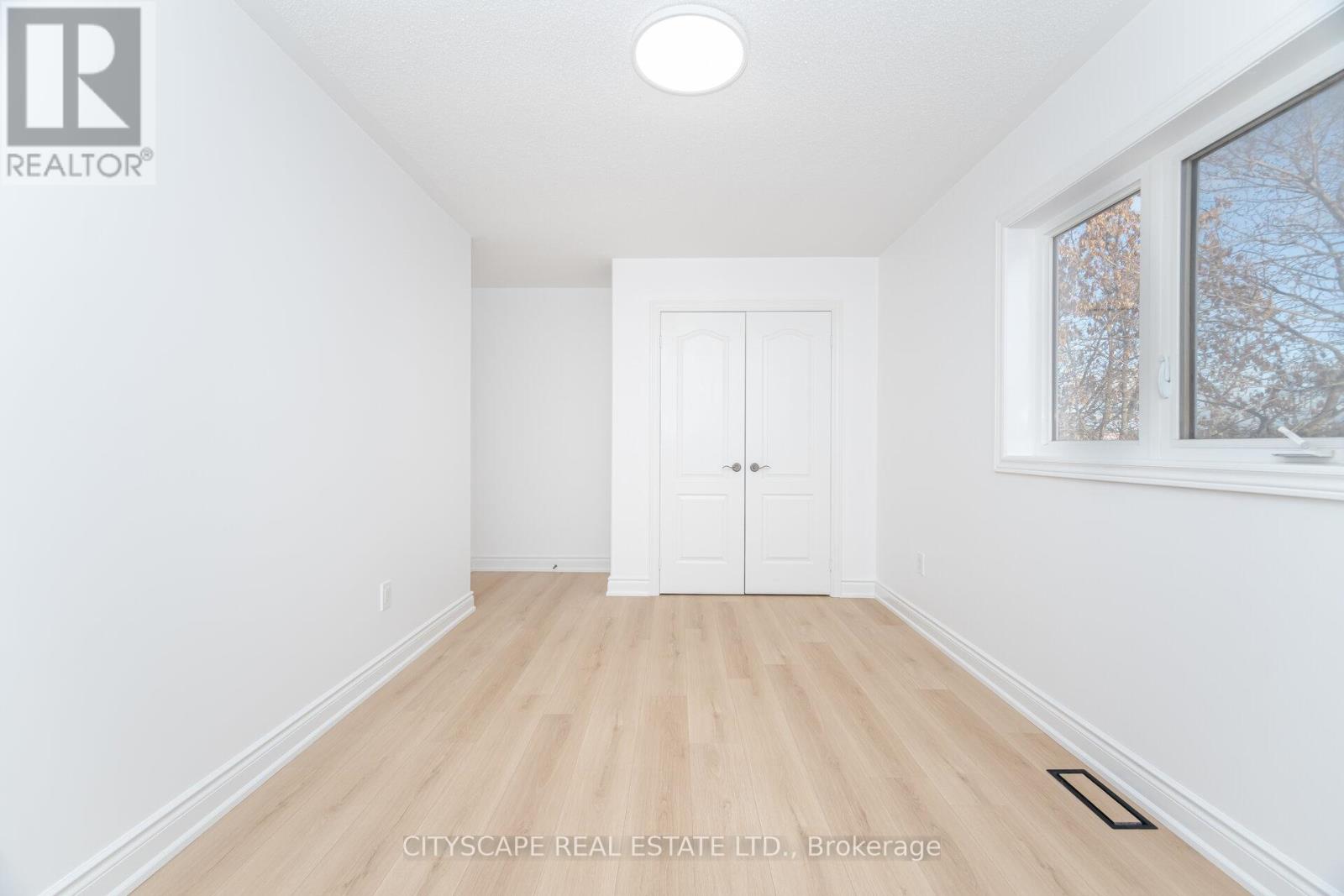 5843 Prairie Circle, Mississauga, Ontario  L5N 6B4 - Photo 38 - W12659858