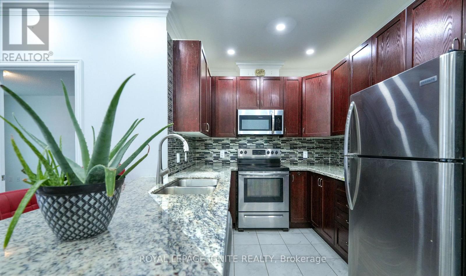 409 - 39 New Delhi Drive, Markham, Ontario  L3S 0E1 - Photo 10 - N12659878