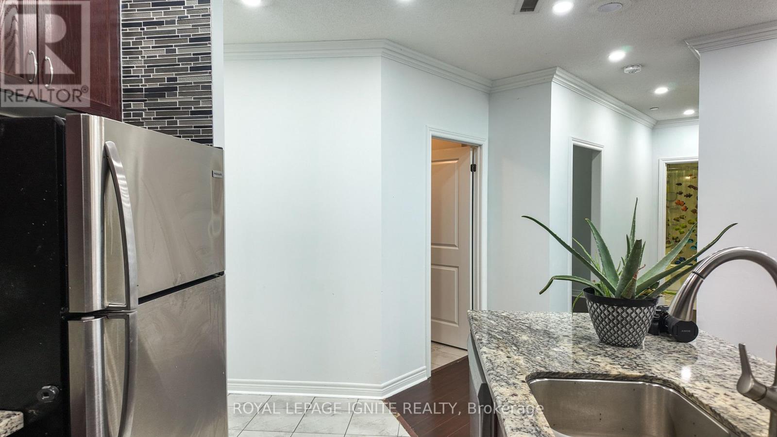 409 - 39 New Delhi Drive, Markham, Ontario  L3S 0E1 - Photo 6 - N12659878